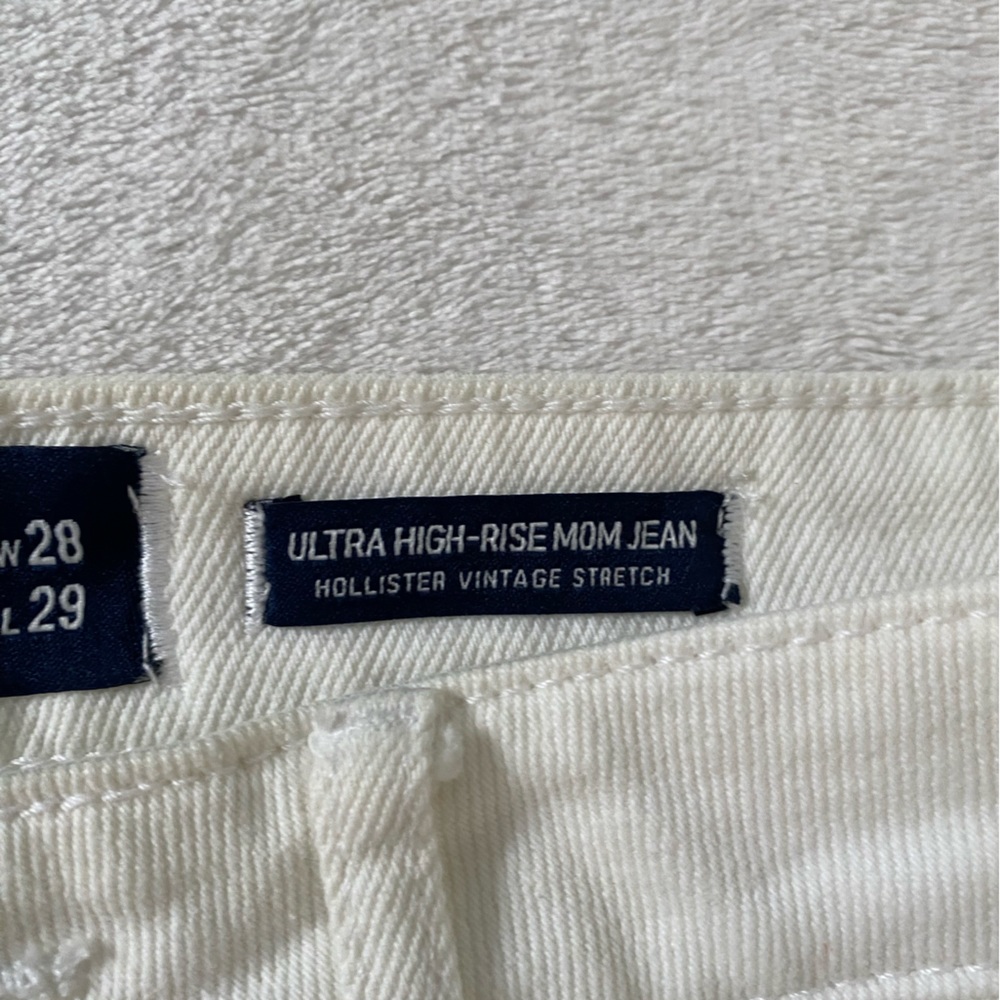Hollister Jeans Size 28W/29L Color White - Picture 3 of 6